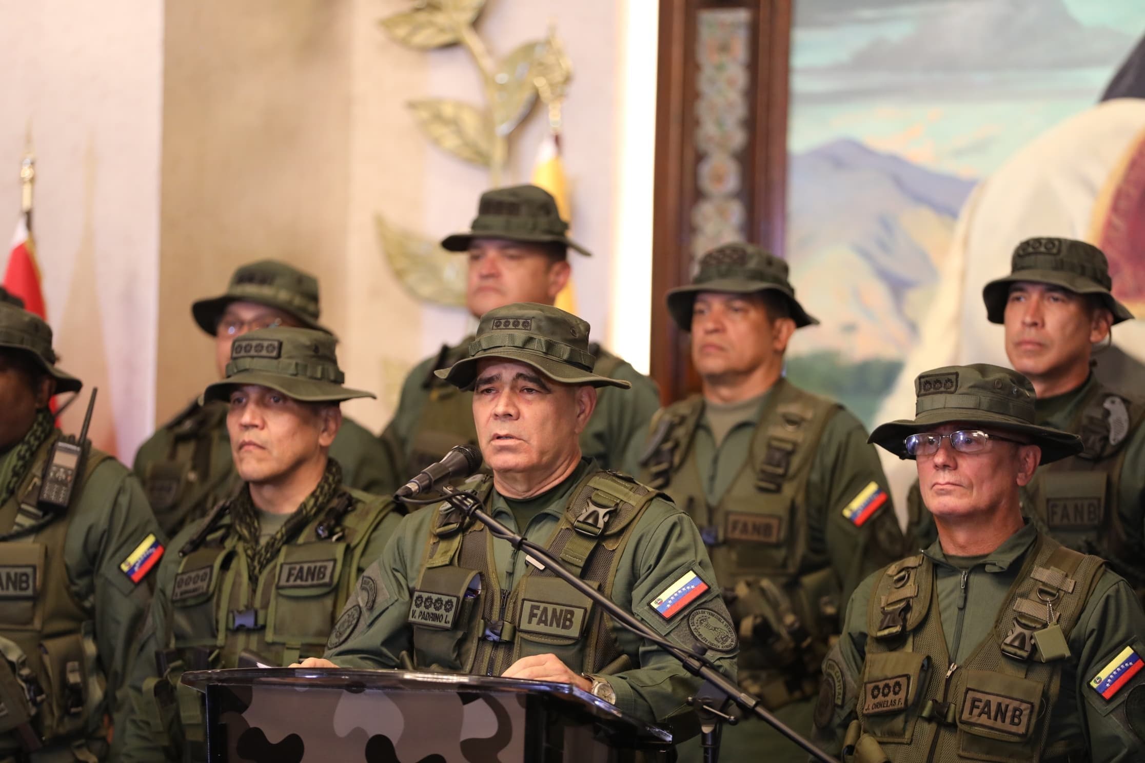 Fuerzas Armadas de Venezuela respaldan a Maduro