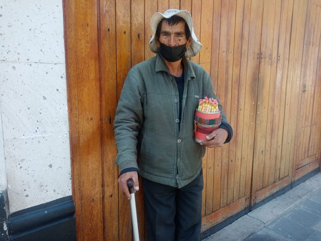 Abuelito va desde el Chachani hasta el Cercado por un almuerzo