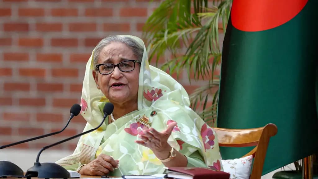 Ministra de Bangladesh dimite y abandona el país tras las protestas