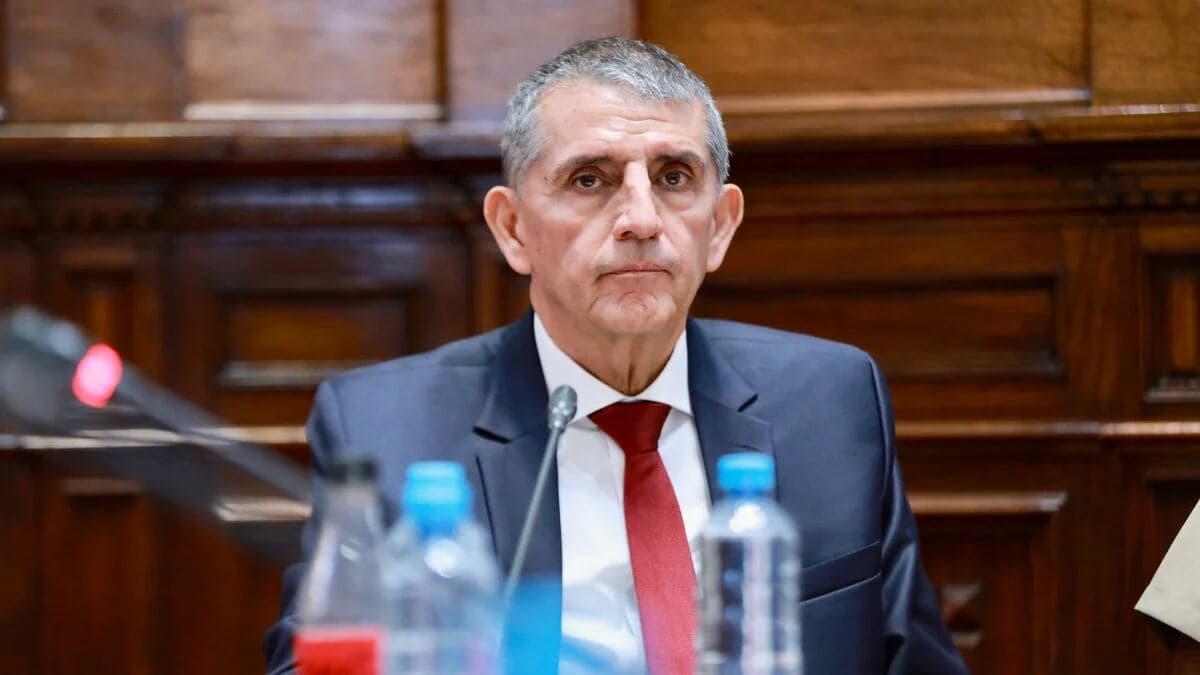 Recolectan firmas para censurar al ministro del Interior