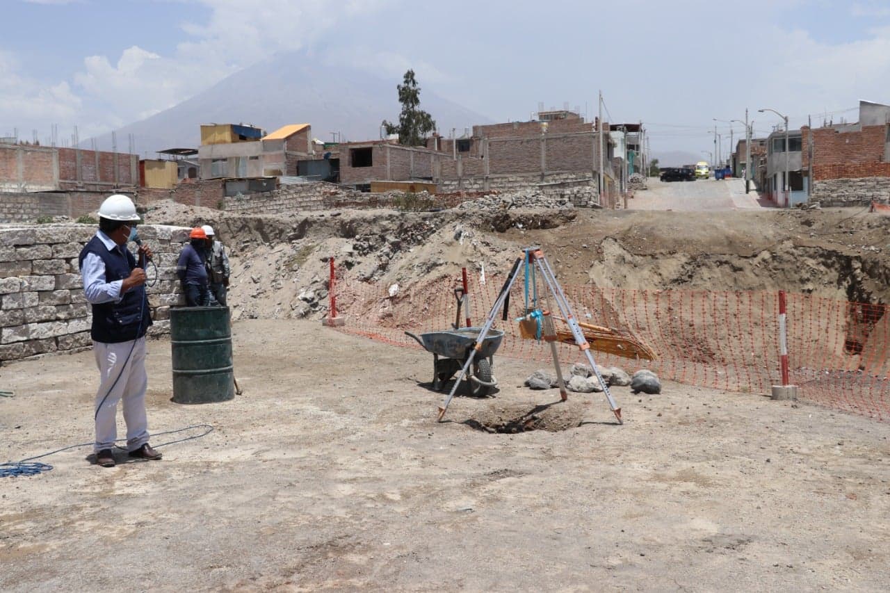 Beneficiarán a más de 7 mil con construcción de puente en Cayma