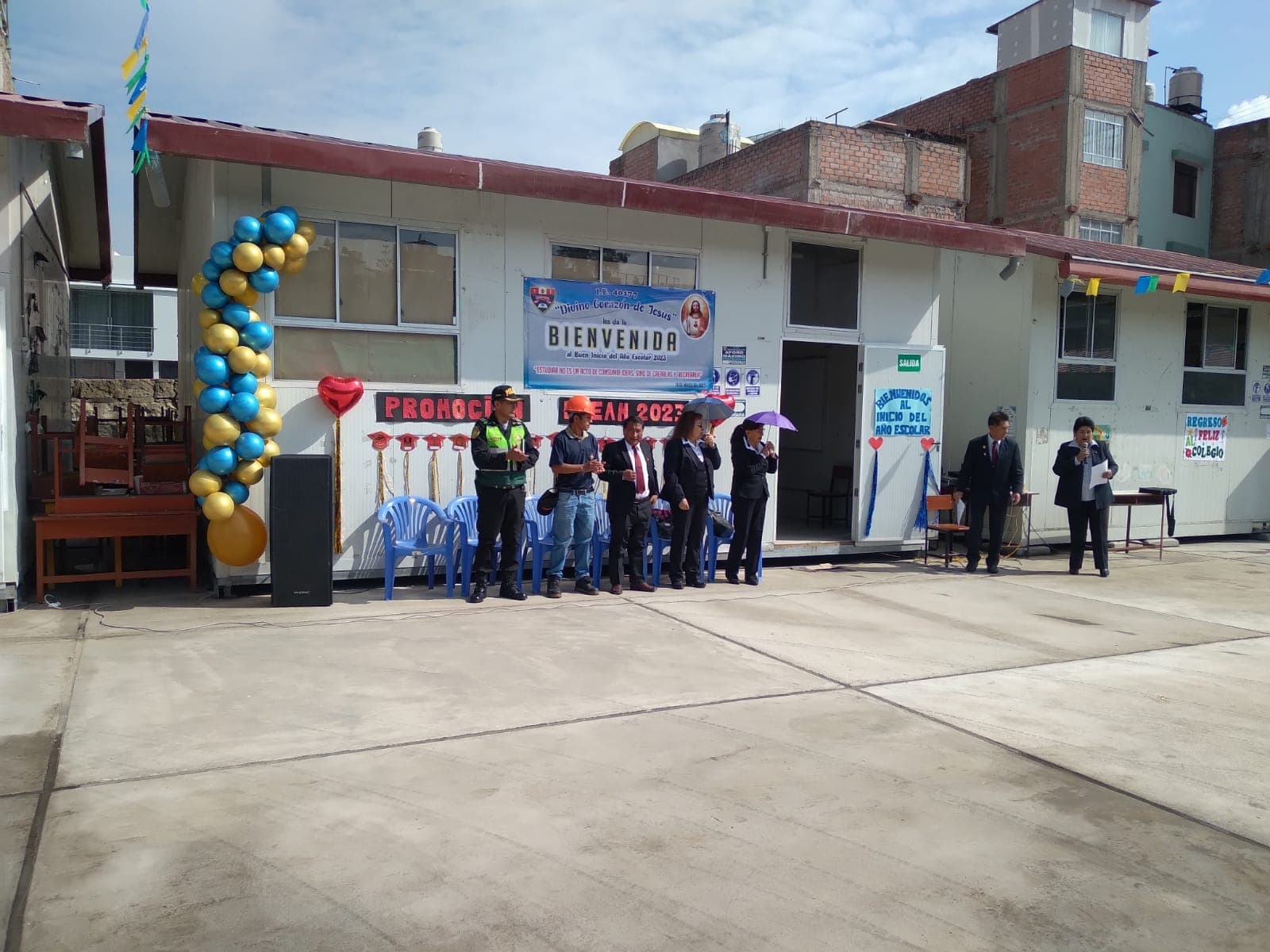 Delincuentes roban más de 40 equipos de cómputo a colegio