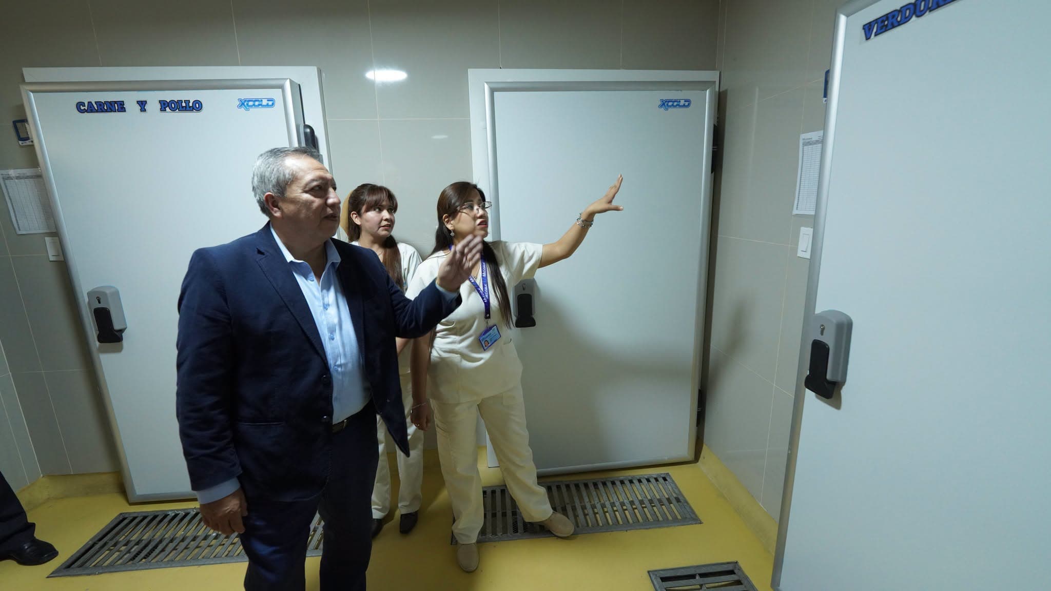 Presidente de Essalud verificó hospitales en medio de críticas