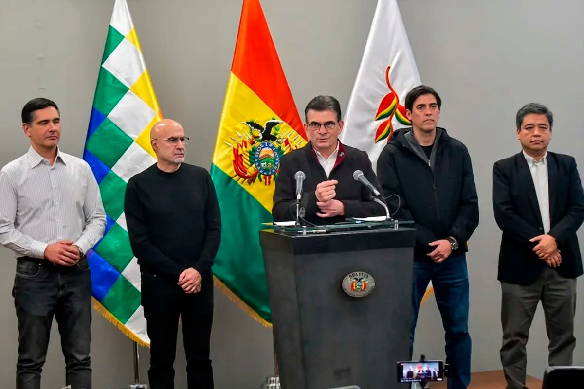 Presidente de Bolivia reduce en 50 % su sueldo y de sus ministros