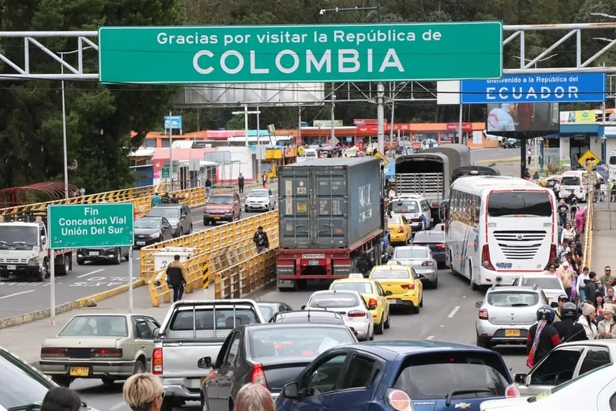 Ecuador duplica aranceles a Colombia y agrava tensiones