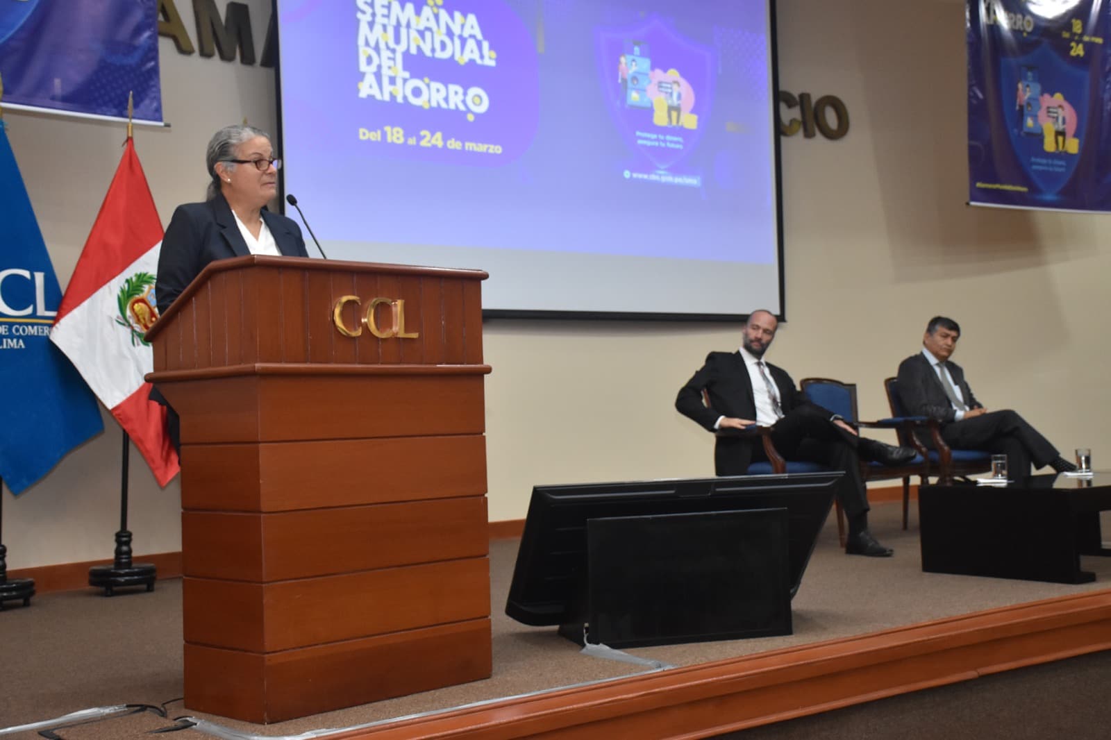 Impulsan educación financiera para los escolares y profesores