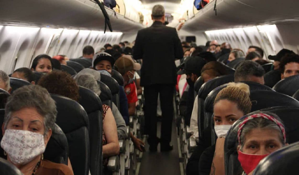 Venezuela anuncia nuevo vuelo humanitario a Perú