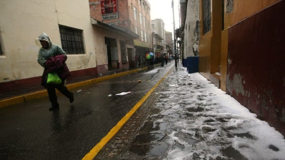 Alertan lluvias, nieve y granizo hasta mañana en 5 provincias
