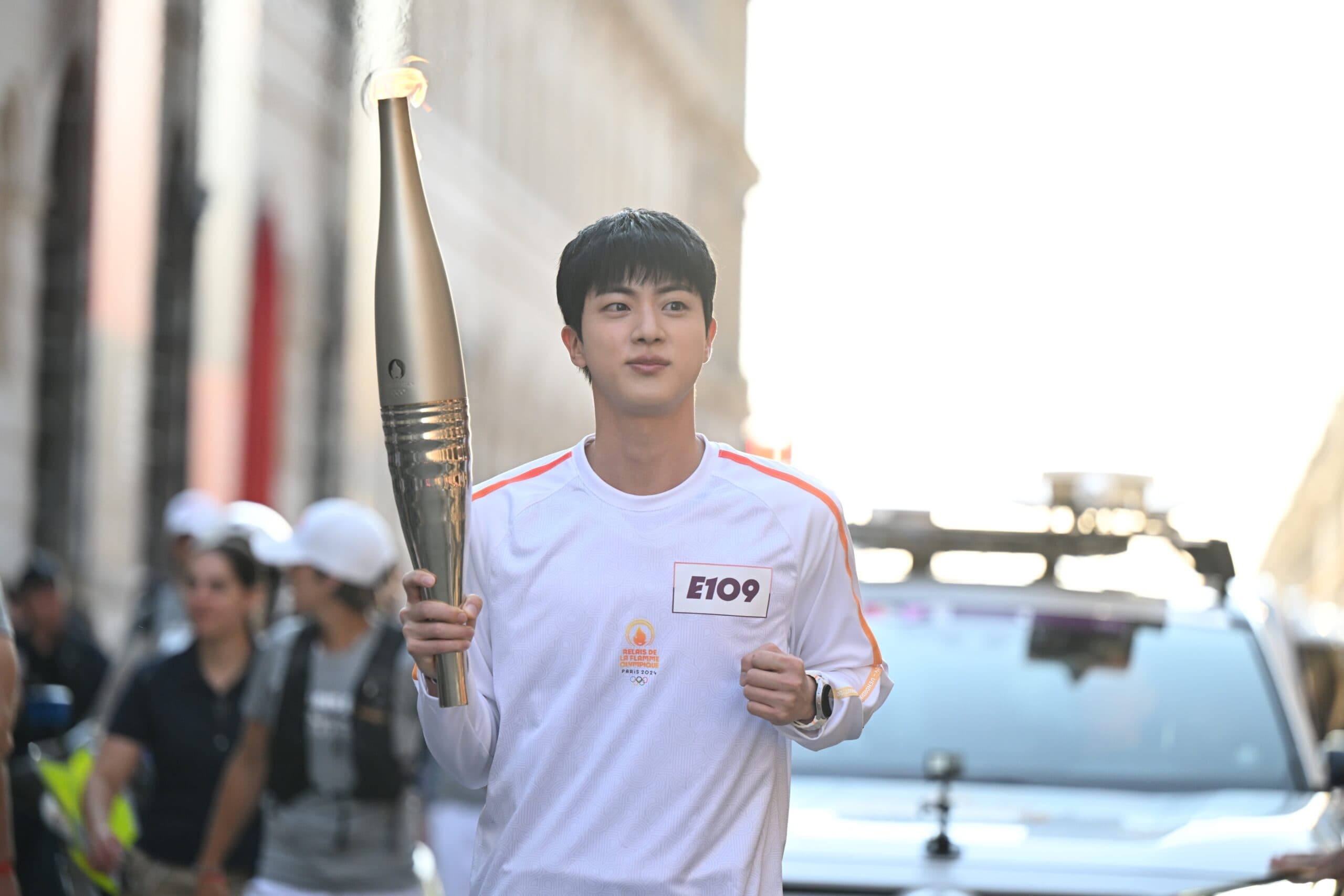 Jin llevó la antorcha de los Juegos Olímpicos de París 2024