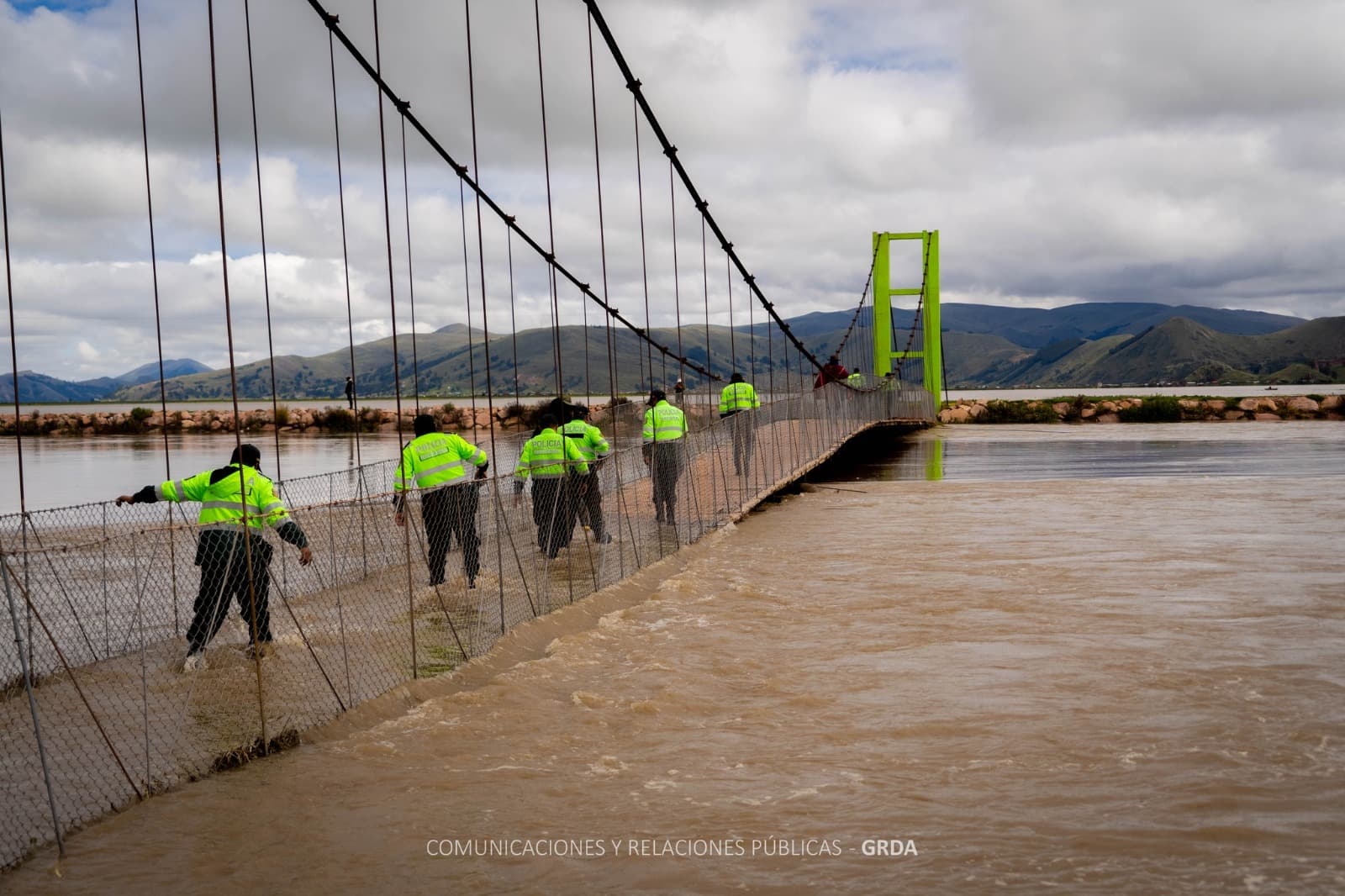 Aumento de caudal en Puno genera riesgo de inundaciones
