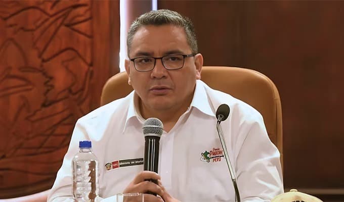 Ministro sobre baja aprobación: “No trabajo para ser popular”