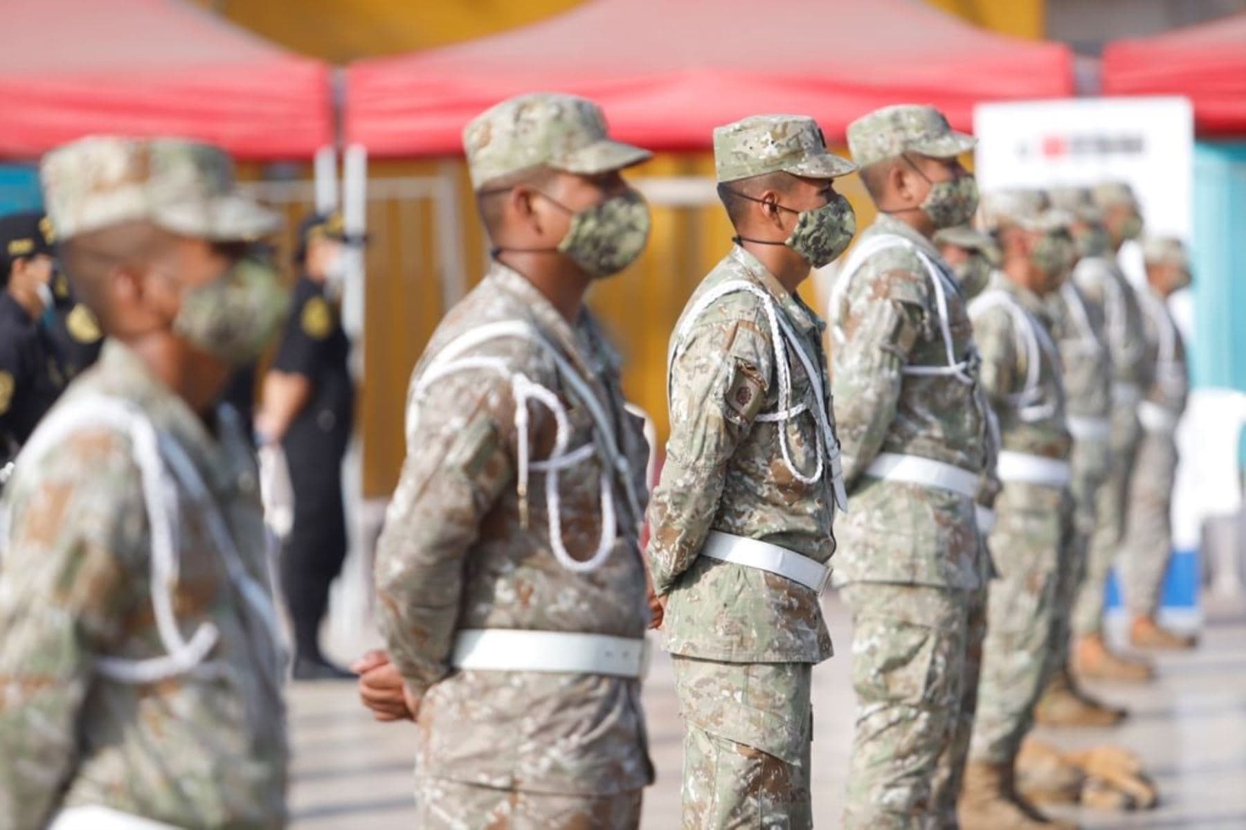 Ejecutivo aumenta el presupuesto de las Fuerzas Armadas y la Policía Nacional
