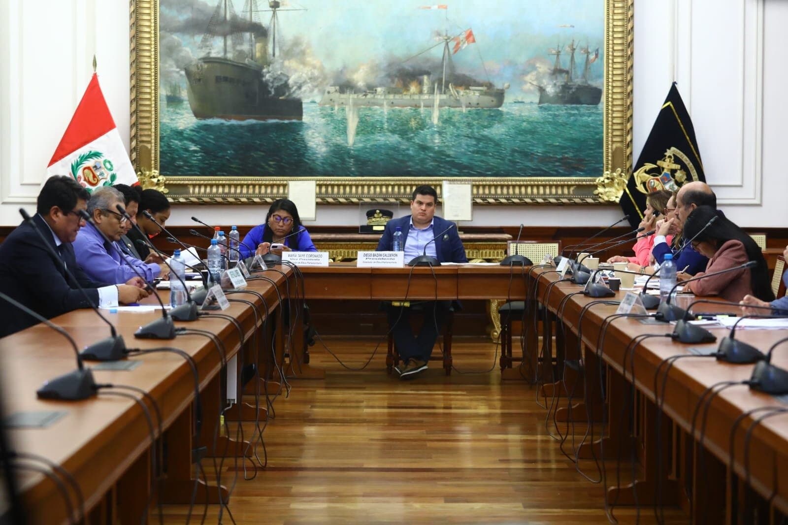 Hoy ven denuncia a congresistas Darwin Espinoza y Kira Alcarraz