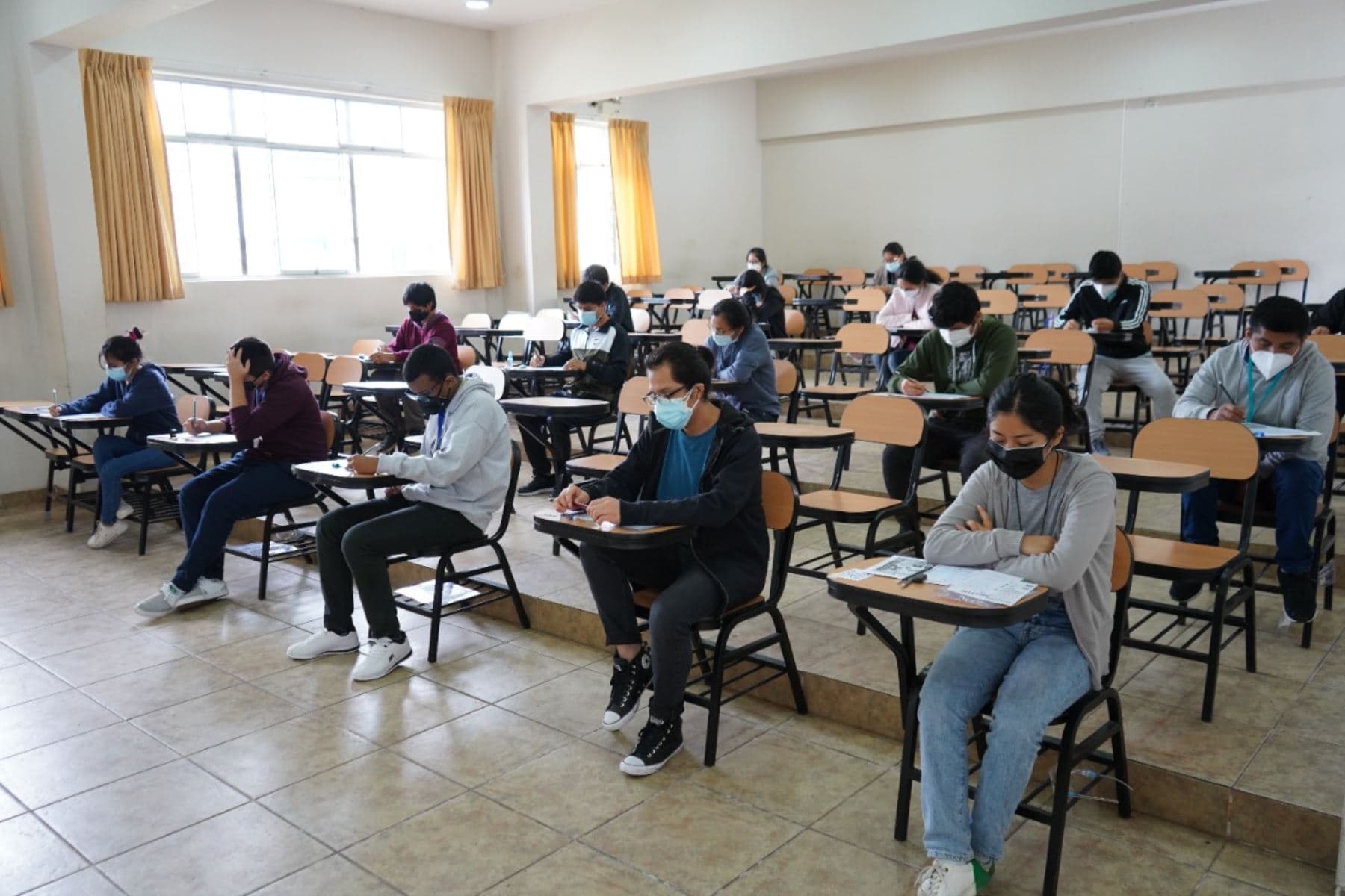 Ejecutivo aprueba proyecto de ley para el ingreso libre a las universidades