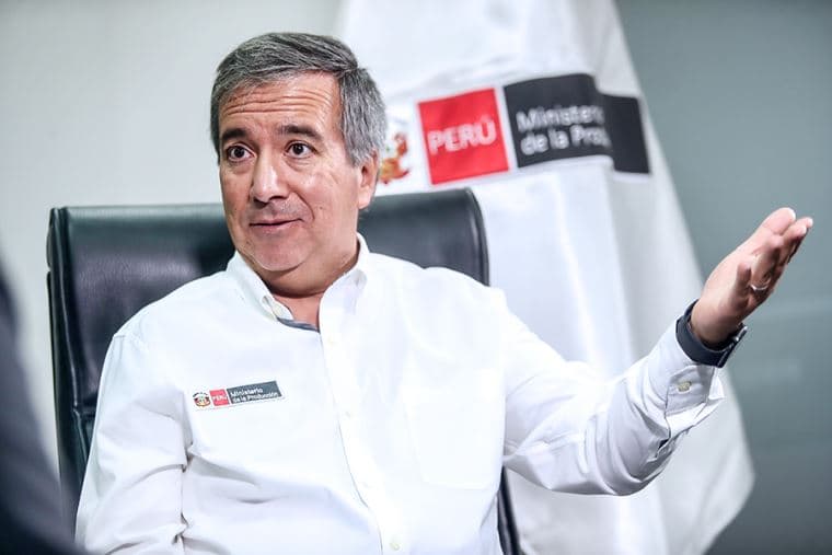 Ministro de Transportes rechaza posible vacancia a Boluarte