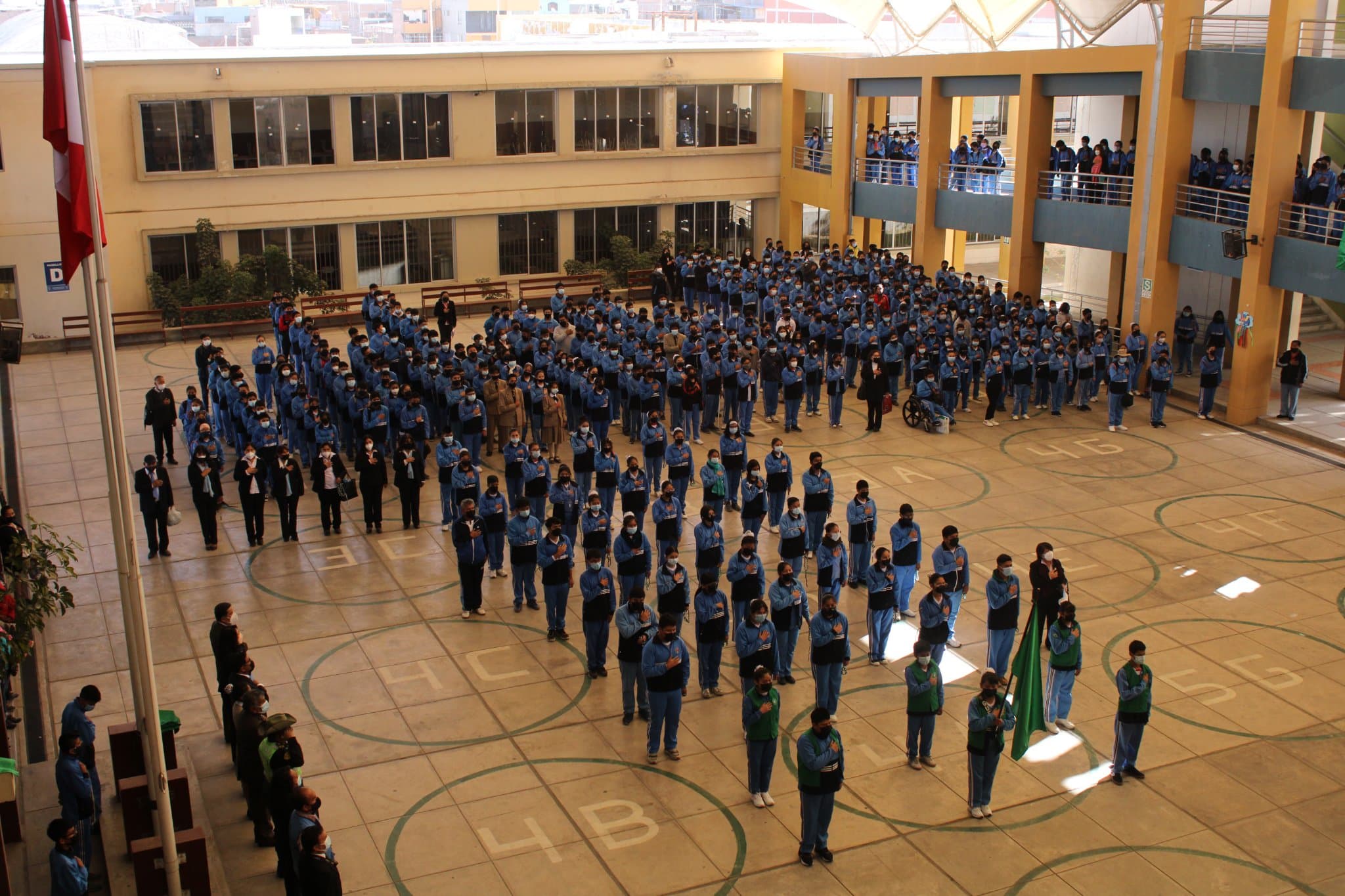 Gran Unidad Escolar conmemora 69 años