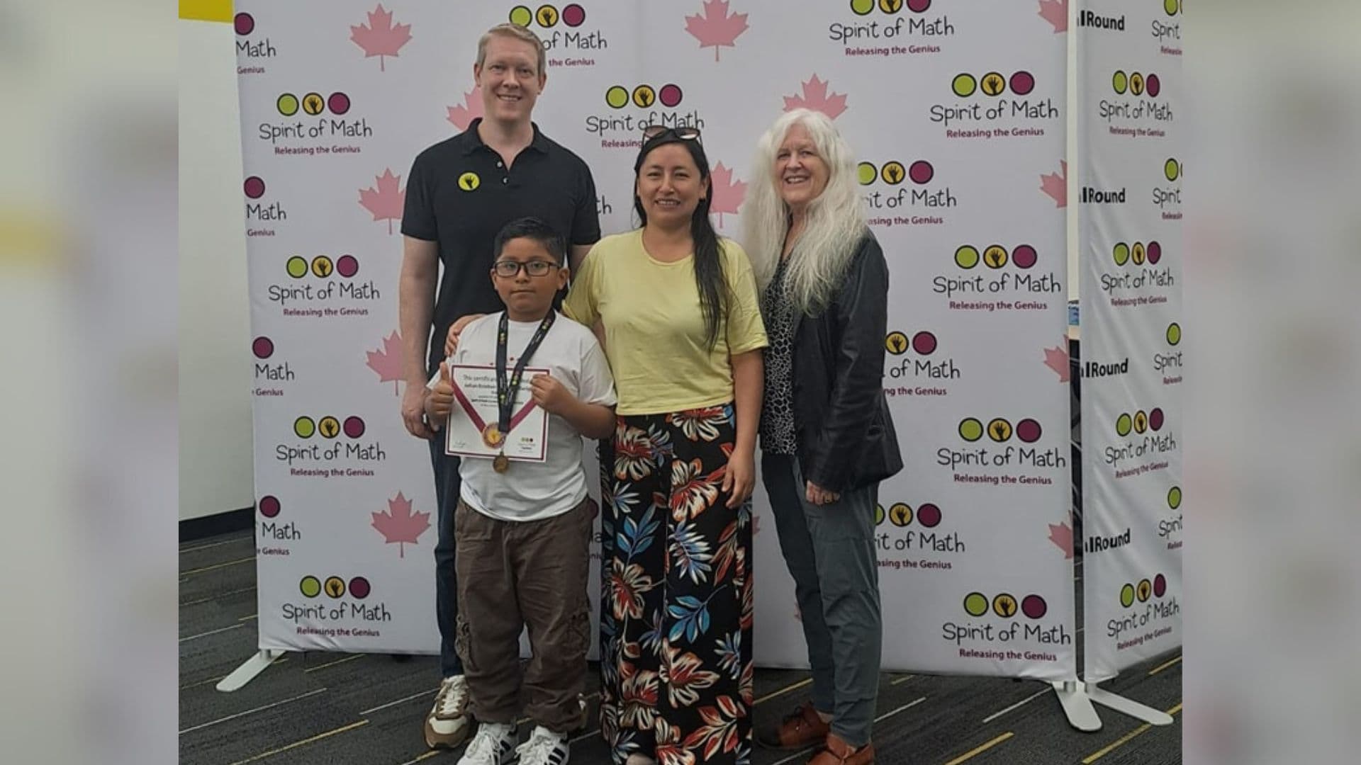 Niño peruano gana concurso mundial de matemáticas en Canadá