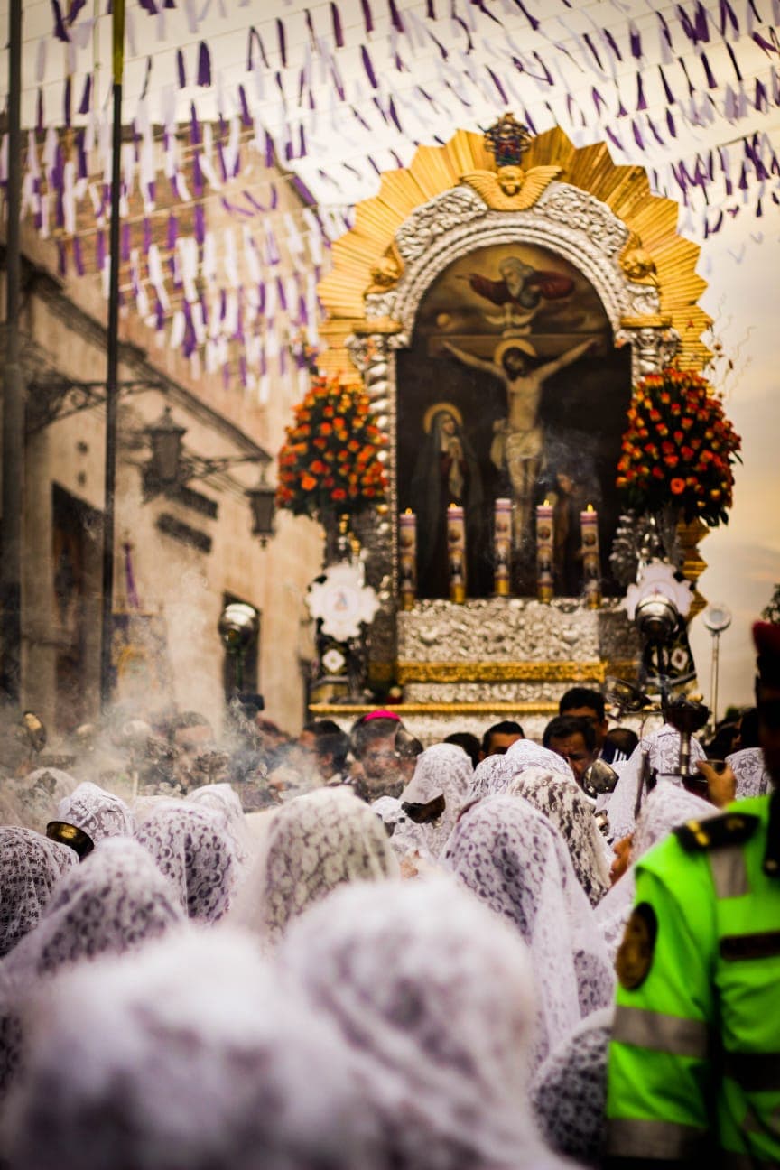 Luego de dos años vuelve a las calles el Señor de los Milagros