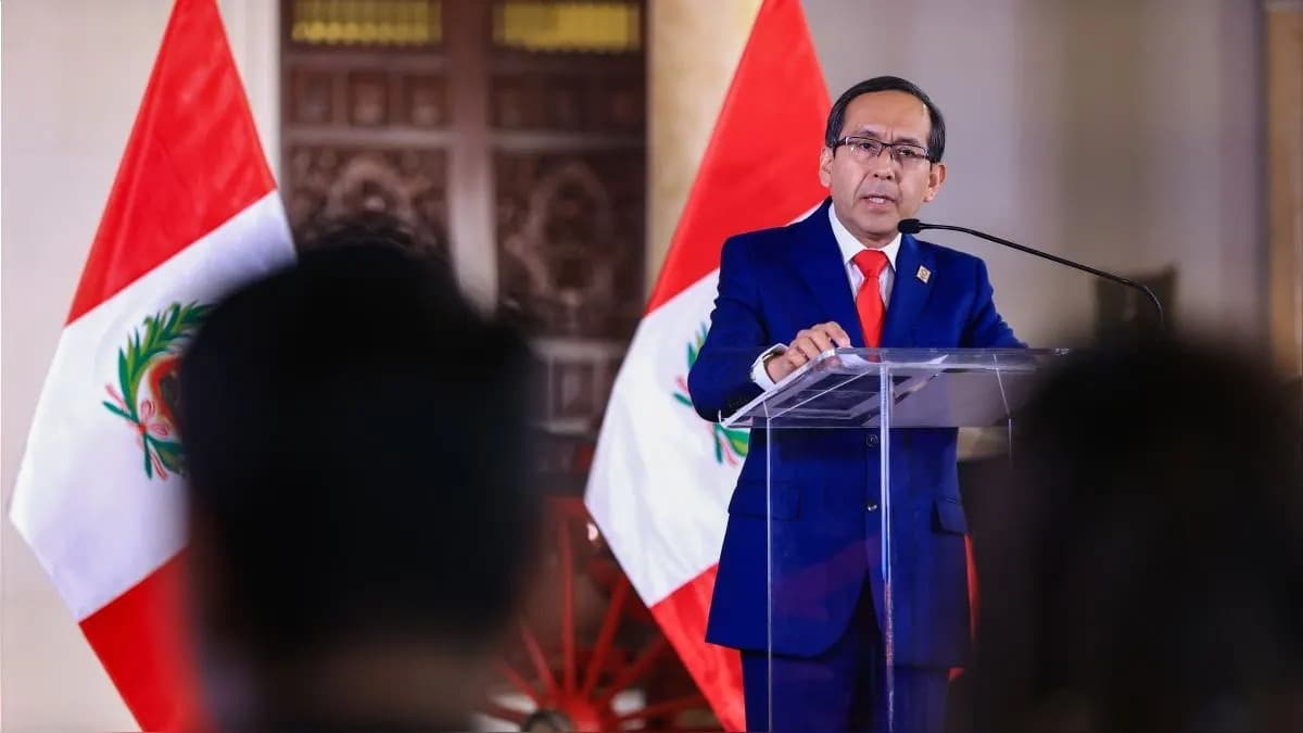 Solicitan impedimento de salida para vocero presidencial