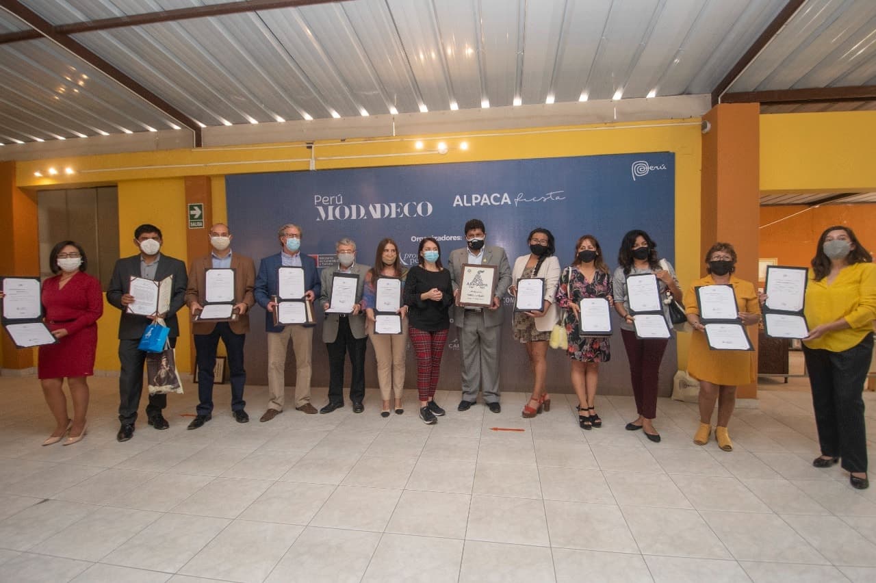 Empresas textiles obtienen licencia de uso de Marca Arequipa y Perú
