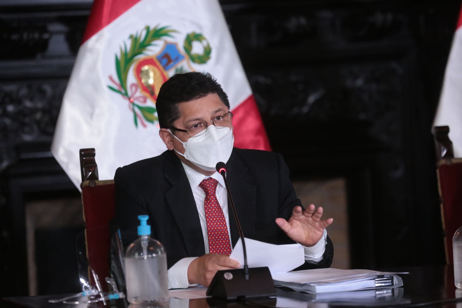 Ministro Vega: cambios en colaboración eficaz debilitan lucha contra la corrupción