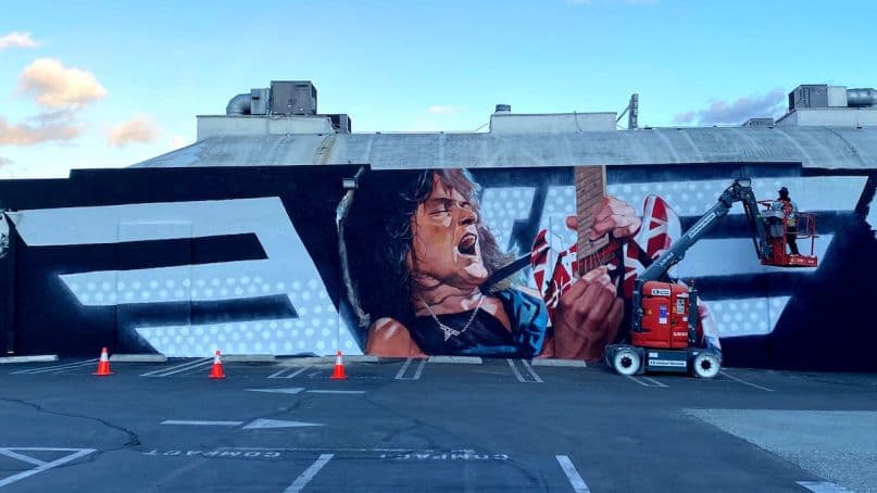 Eddie Van Halen inmortalizado en un mural