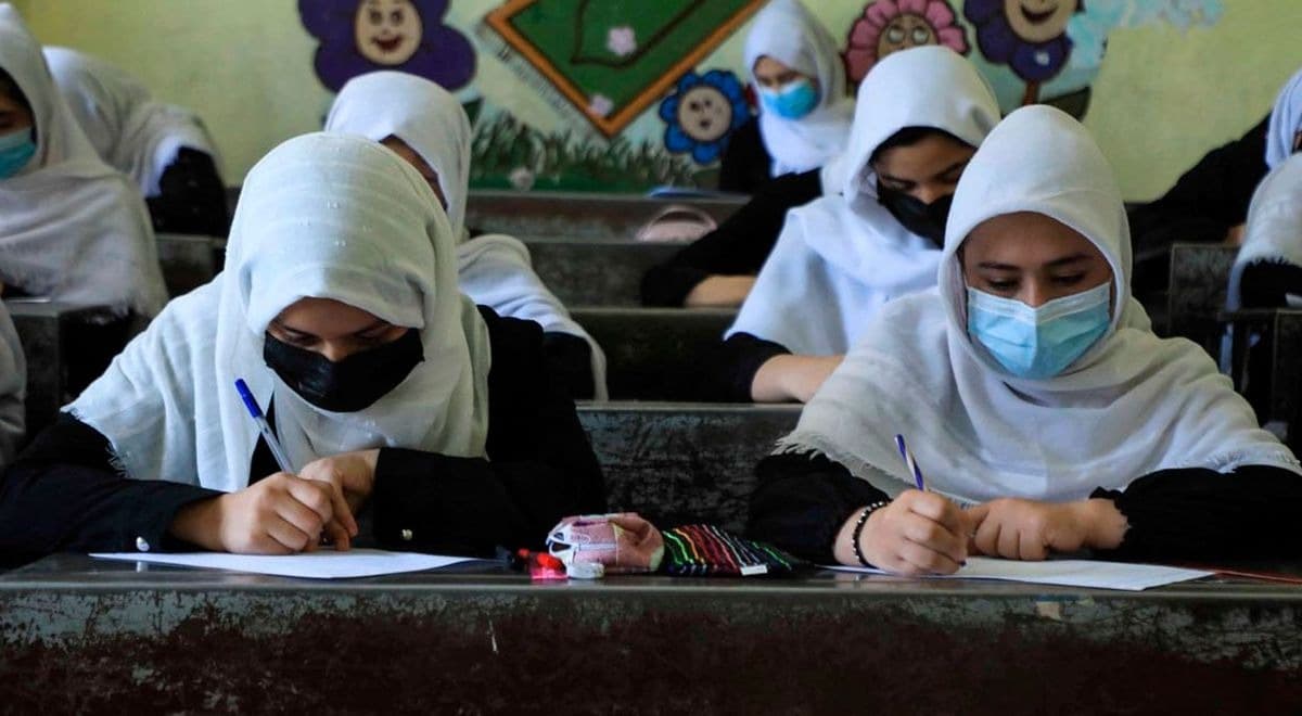 Talibanes permitirán que niñas regresen a las escuelas