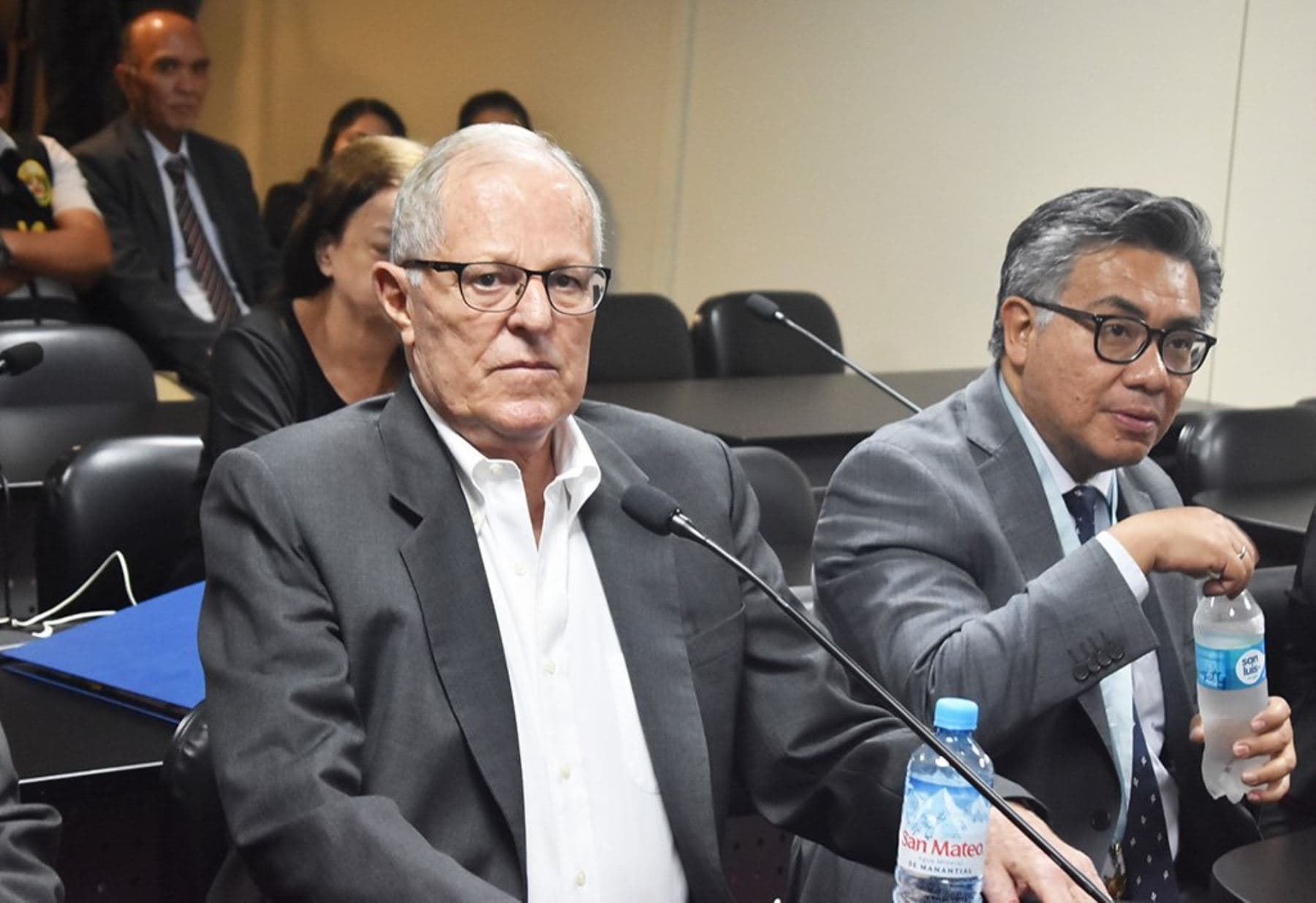 Expresidente Kuczynski fue internado en clínica por neumonía