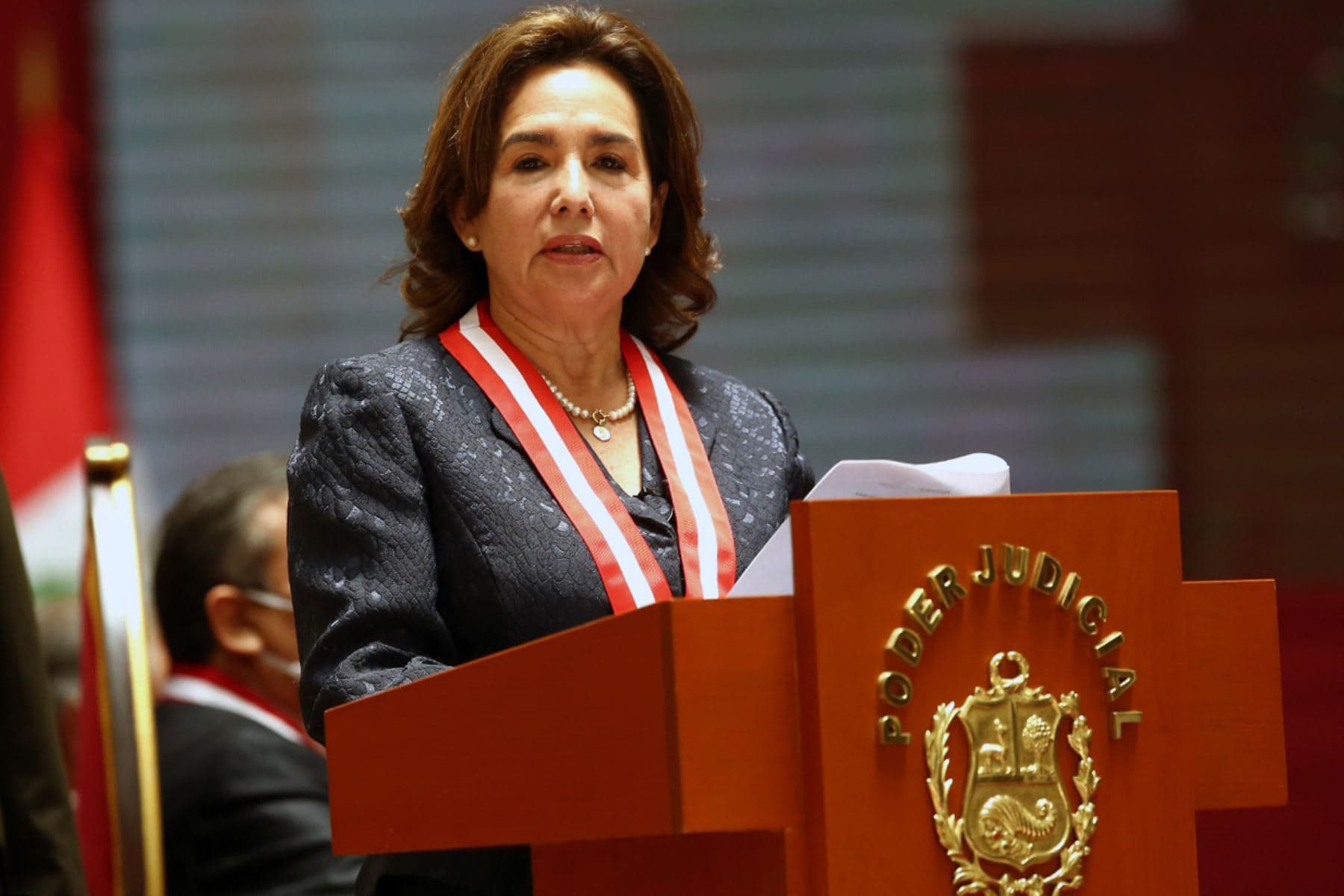 Barrios rechaza persecución política al presidente Castillo
