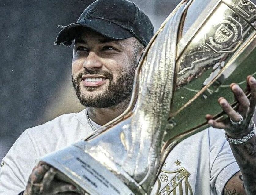 Neymar retornaría al Santos en 2025