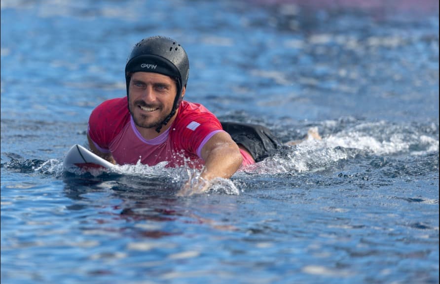 Alonso Correa busca hoy acceder a las ‘semis’ de Surf
