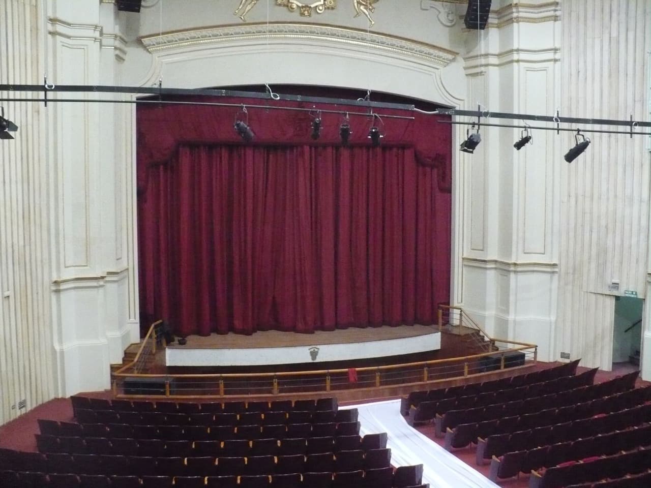 Reducen el alquiler del teatro Arequipay a 100 soles