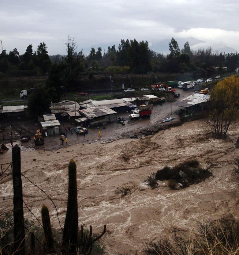 Más de 11 mil personas aisladas en el sur de Chile