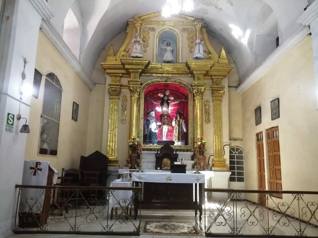 Colocan código QR y escudo azul en la capilla Nuestro Señor del Refugio