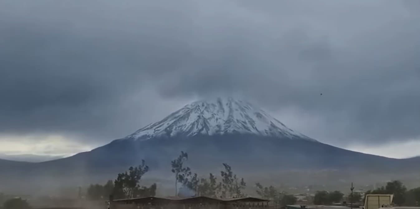 Varios distritos de Arequipa amanecieron con lluvias, granizo y fuertes vientos
