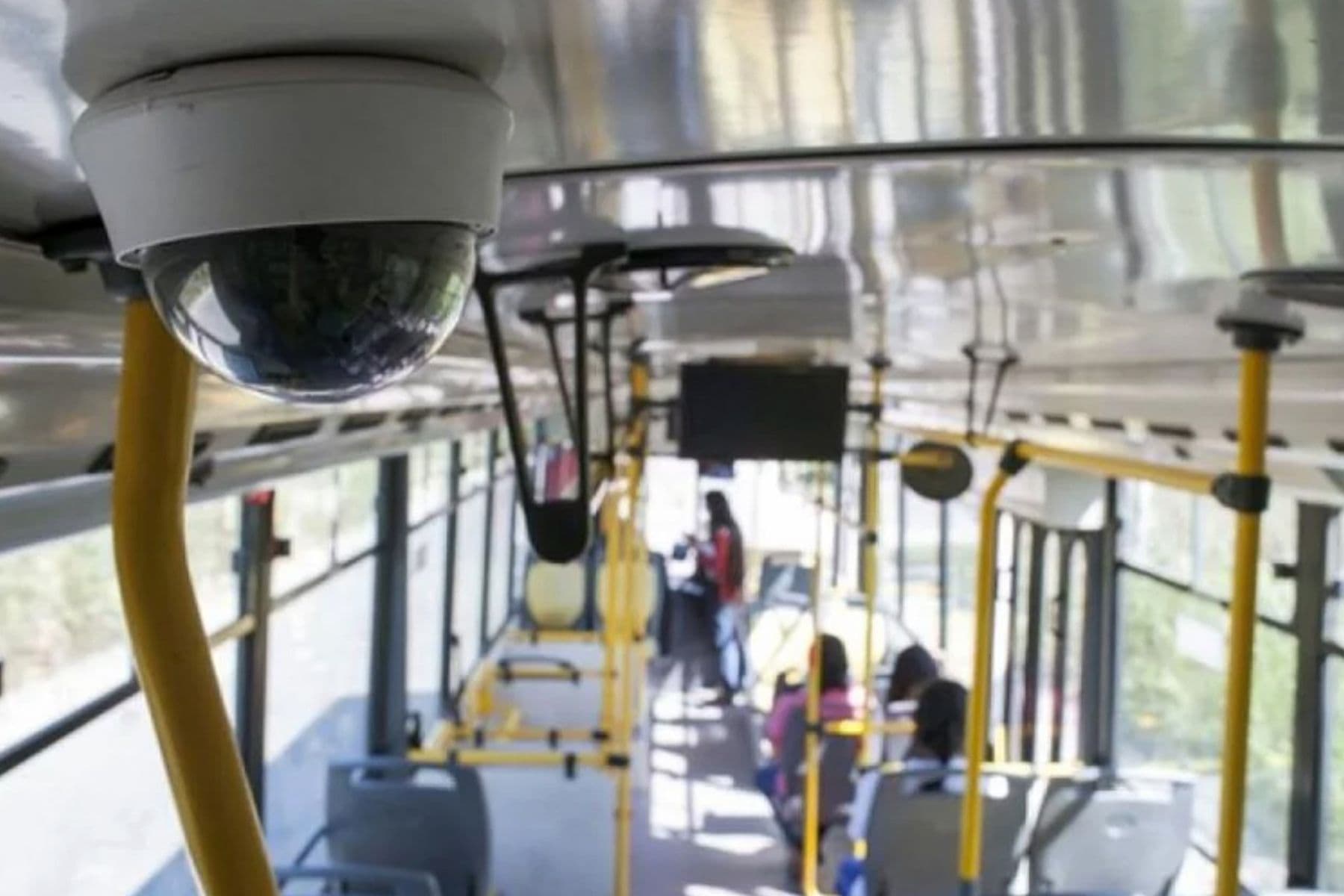 Instalarán 40 mil cámaras en buses de Lima ante ataques