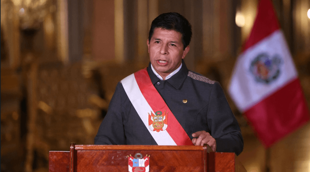 Castillo sobre supuesto plagio: “Esta denuncia es parte de un plan desestabilizador”