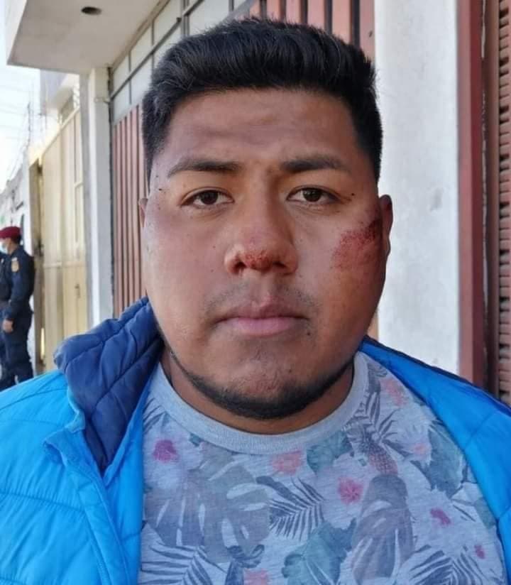 Delincuentes secuestran e intentan asfixiar a mujer en vehículo.