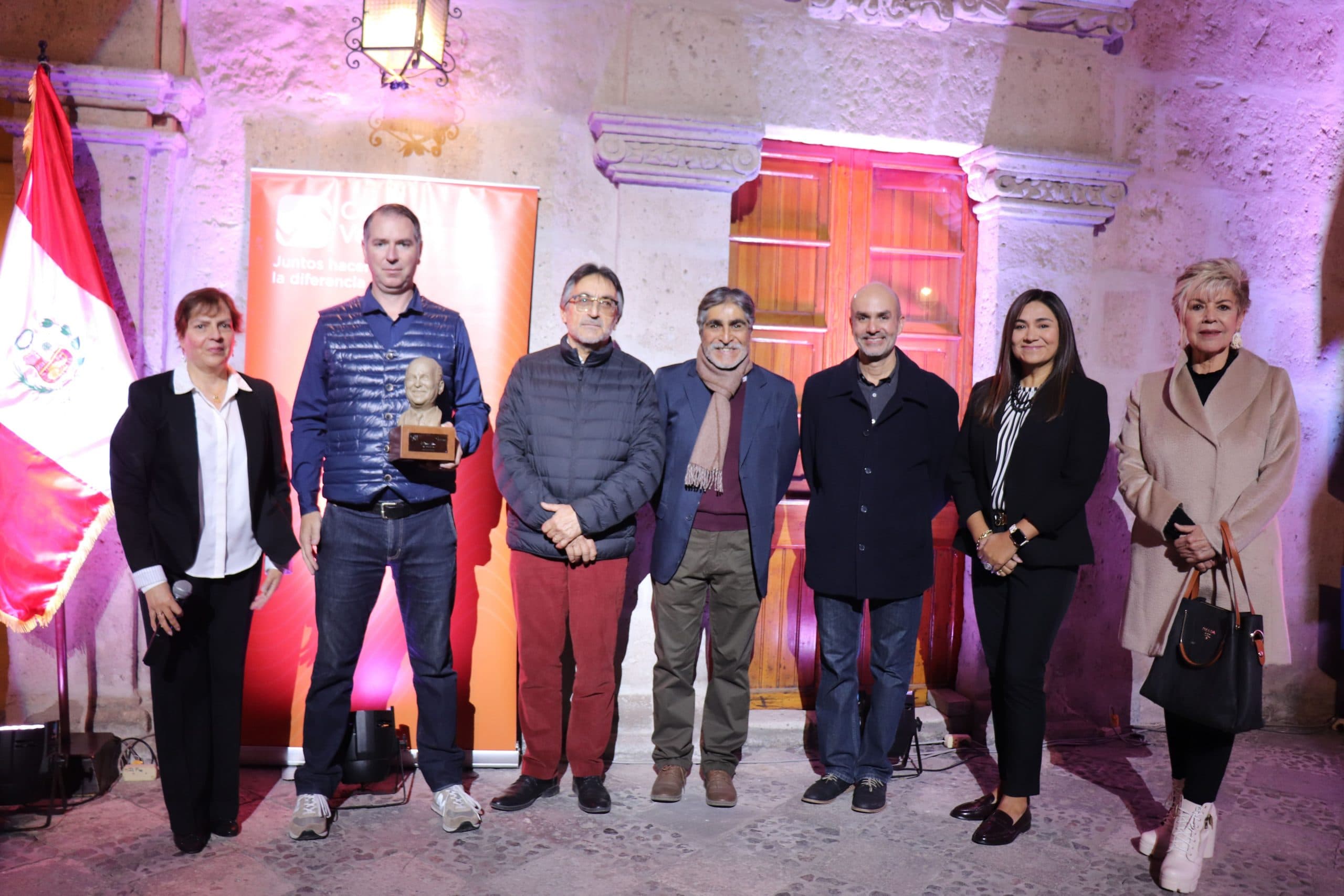 Portugués gana el Gran Premio de Caricatura Internacional en Arequipa