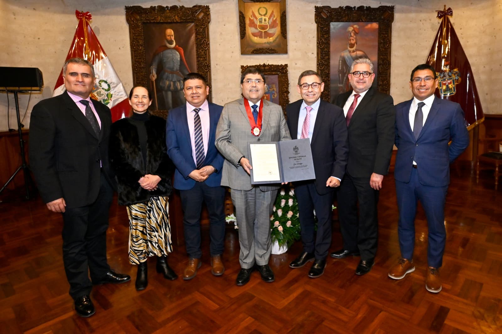 Caja Arequipa recibe reconocimiento por sus 39 años de trayectoria