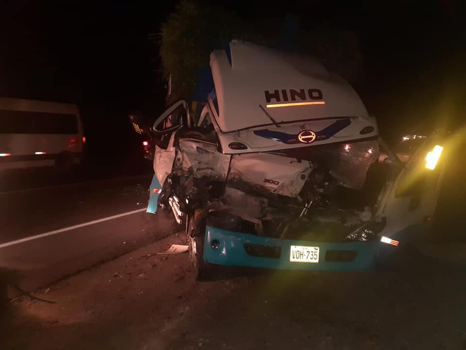 Accidente deja 1 muerto y cuatro heridos