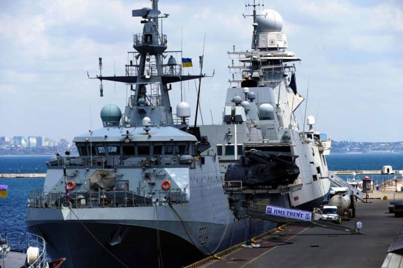 Maduro ordenó presencia militar ante llegada de buque británico