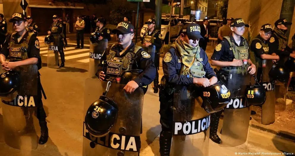 Hallan documentos relacionados a un Rolex en casa de Boluarte