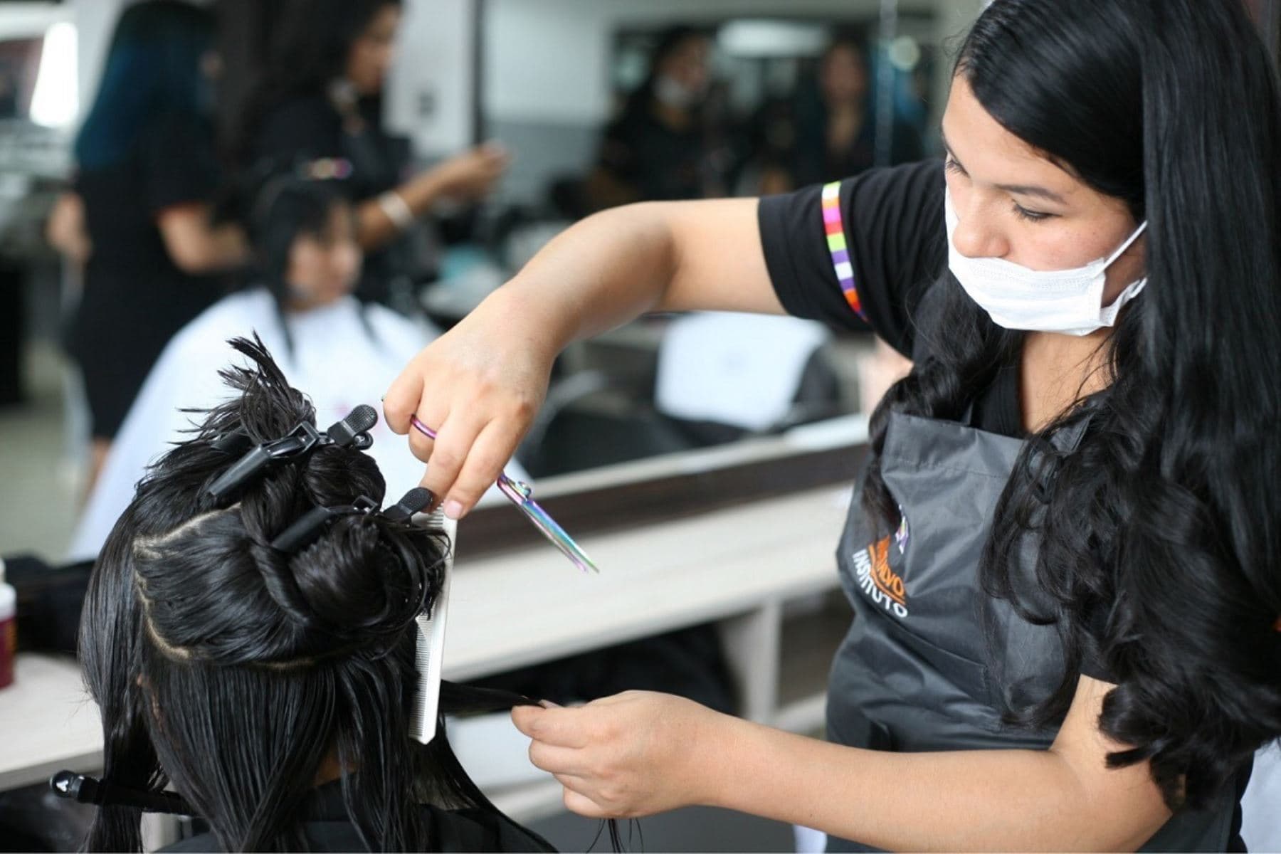 Reducen IGV en 10% a peluquerías del Perú