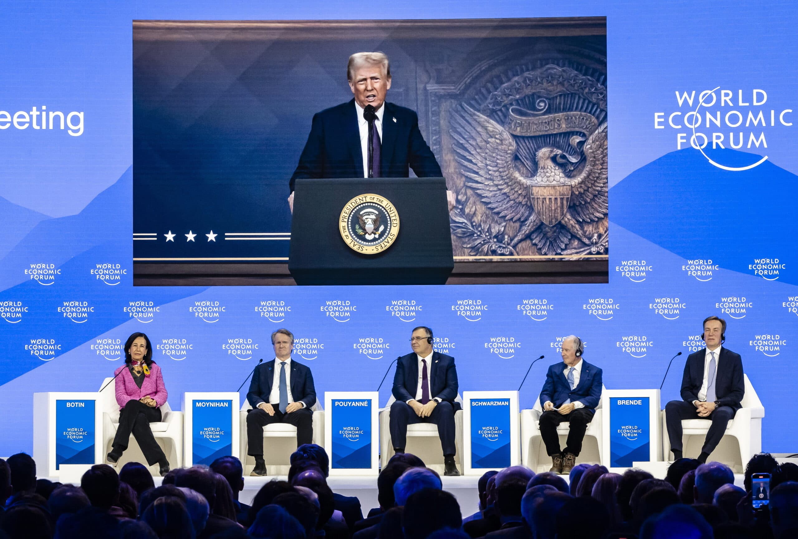Trump promete los impuestos más bajos si eligen fabricar en EE.UU.