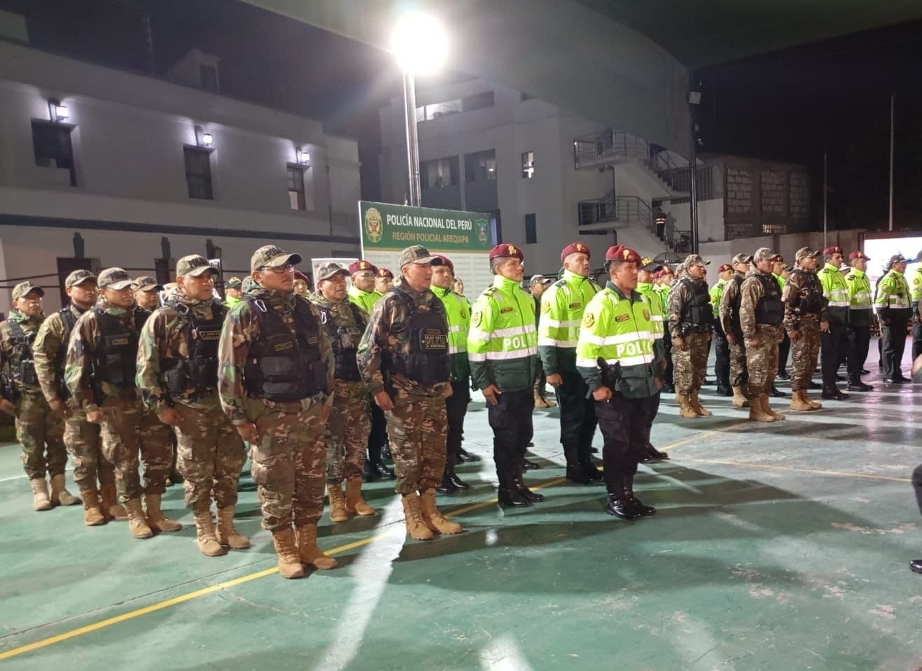 Incrementan remuneraciones del personal policial y militar