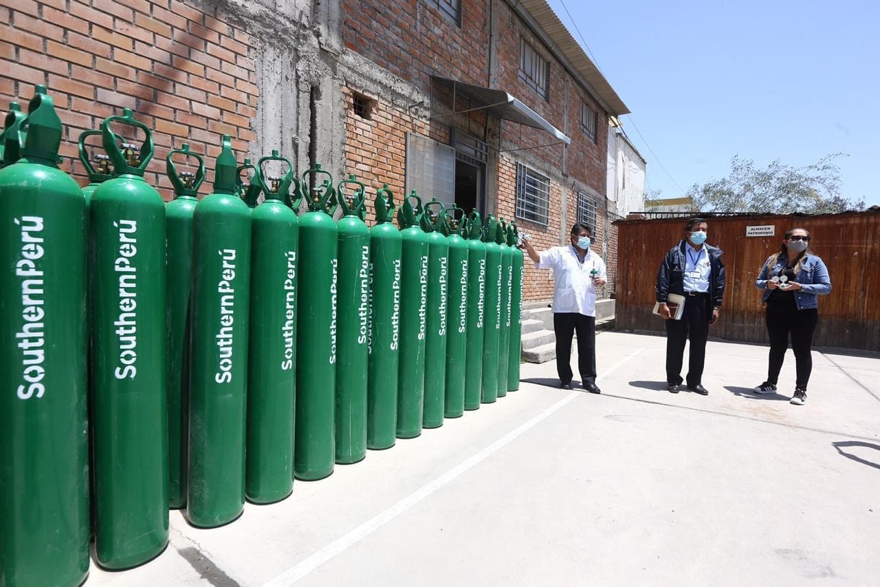 Entregan balones de oxígeno para hospitales