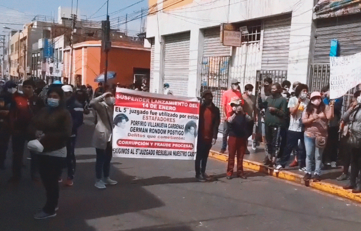 Intento de desalojo en galería comercial