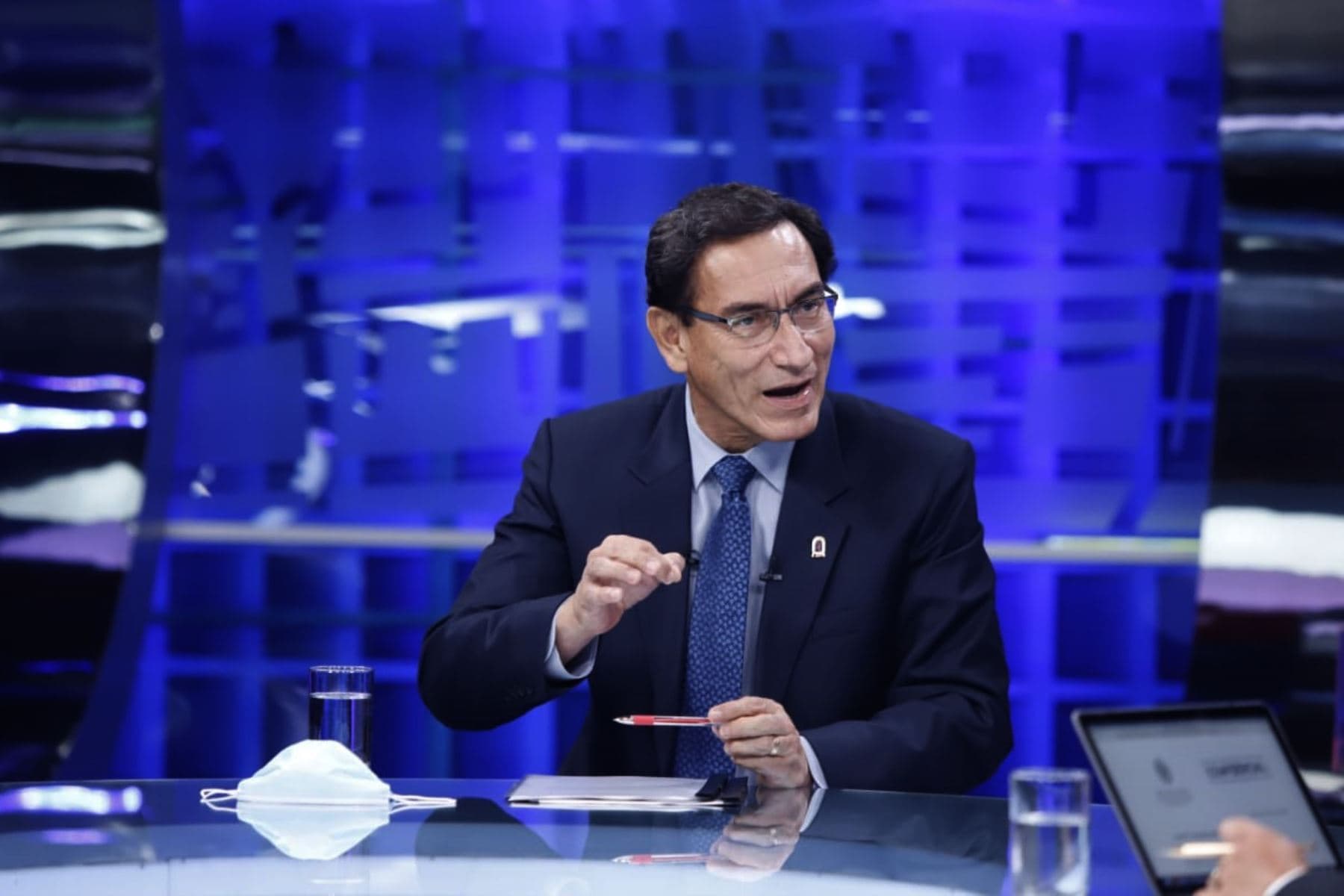 No se arrepiente de reunión con fiscales