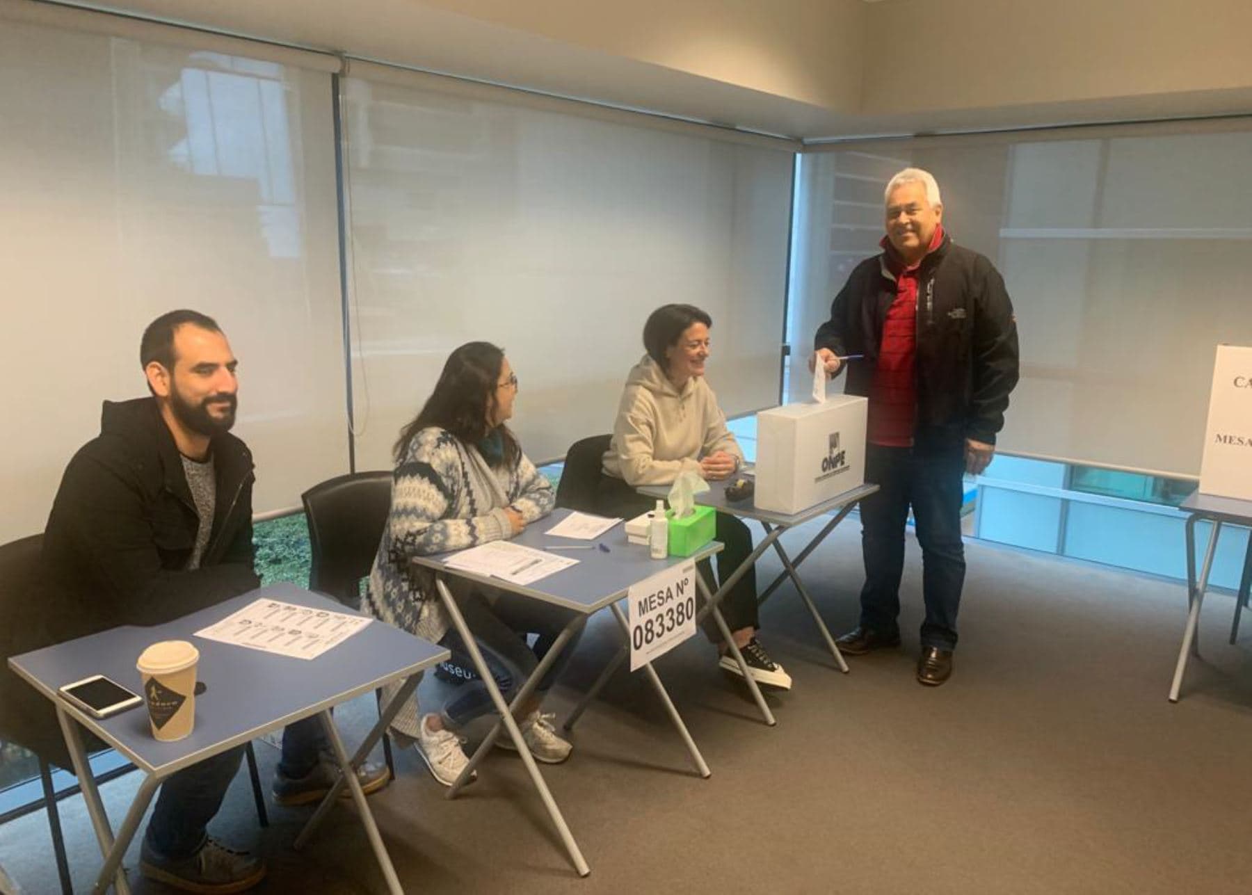 Segunda vuelta: Peruanos en el exterior son los primeros en votar